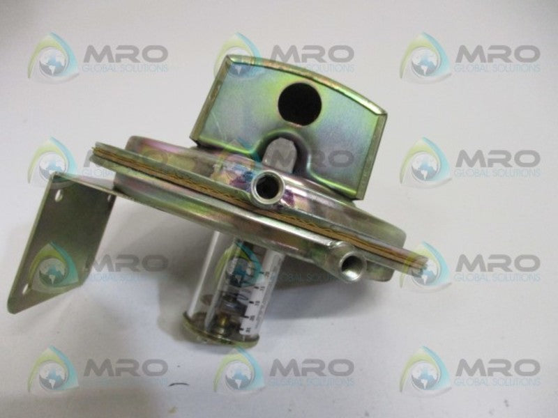 DWYER 1640-0 FLOATING CONTACT NULL SWITCH UNMP