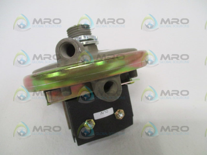 DWYER 194107-00 LOW DIFFERENTIAL PRESSURE SWITCH NSNP