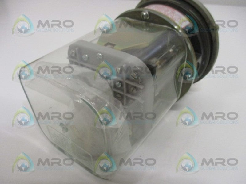 DWYER PHOTOHELIC 3302 PRESSURE SWITCH 1-1 IN. OF WATER NSMP