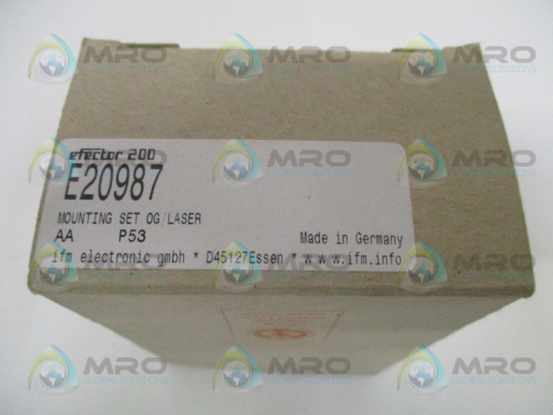 IFM EFECTOR E20987 OG MOUNTING SET *NEW IN BOX*