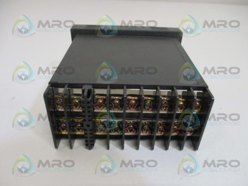 FUJI ELECTRIC PXZ5RCY1-5VC26-D TEMPERATURE CONTROLLER NSMP