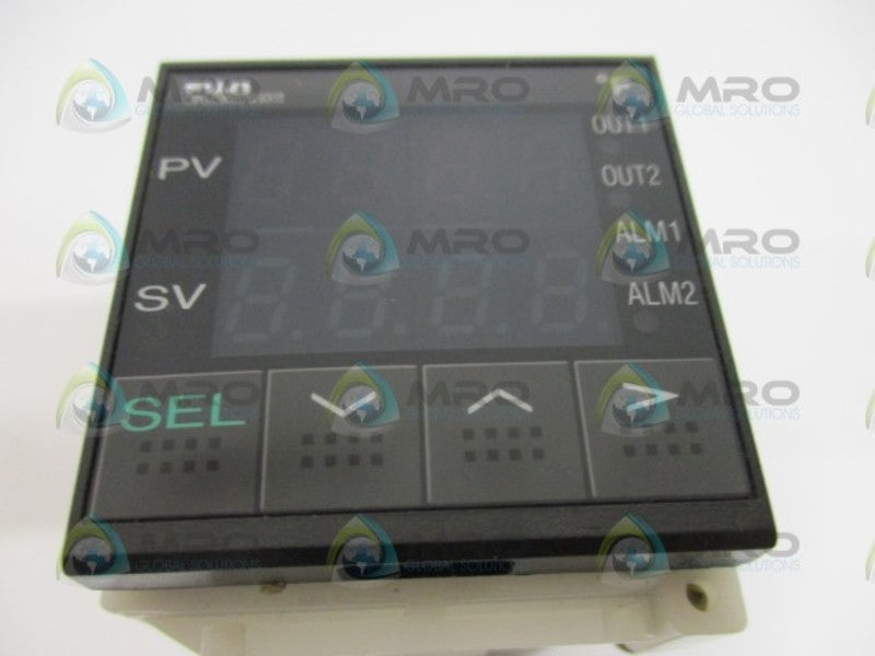 FUJI ELECTRIC PYX4MHY1-000YF TEMPERATURE CONTROLLER NSNP