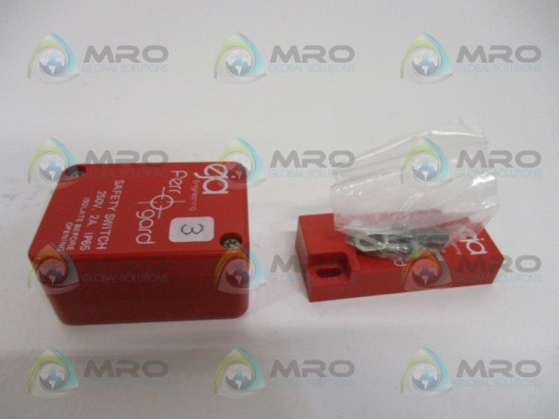 GUARDMASTER FERROGARD FRS-3 02003 MAGNETIC DOOR SWITCH NSMP