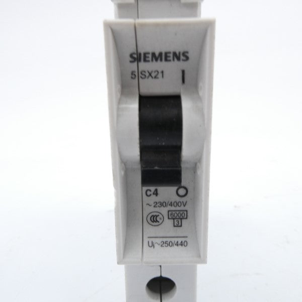 SIEMENS 5SX21C4 230/400V 4A NSNP