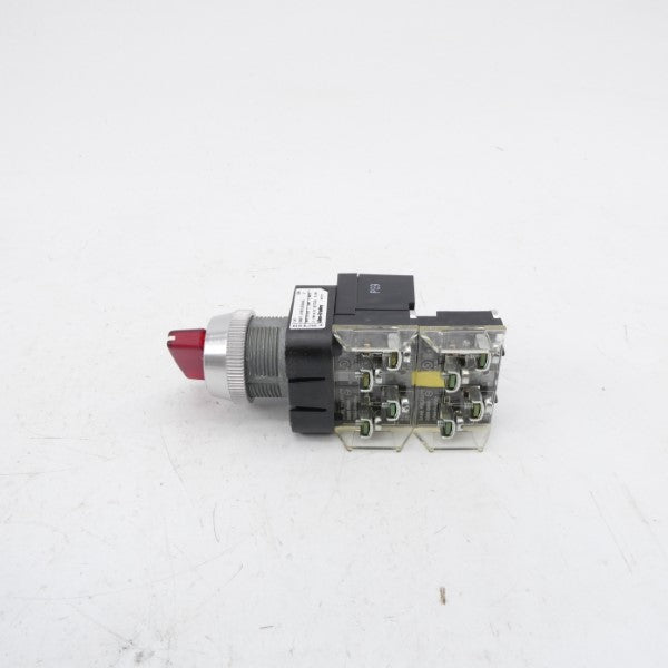 ALLEN BRADLEY 800T-2HRH2KB6AA SER. V 12-130VAC/DC (WH) NSMP