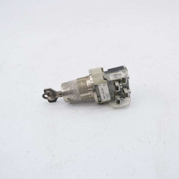 ALLEN BRADLEY 800T-J63104 SER. T UNMP