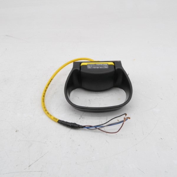 ALLEN BRADLEY 800Z-GF3065B SER. B 85-264VAC (BR/WH) NSMP