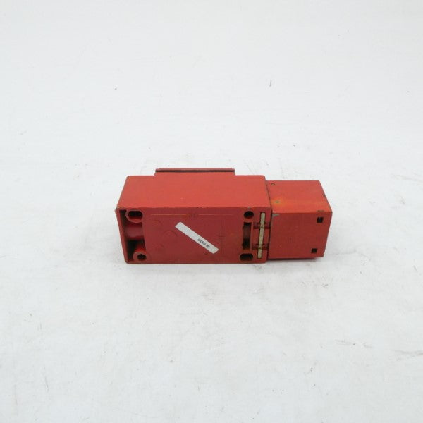 TELEMECANIQUE XCS-A703 240V 3A UNMP
