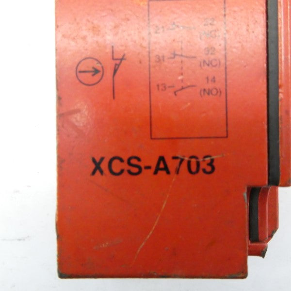 TELEMECANIQUE XCS-A703 240V 3A UNMP