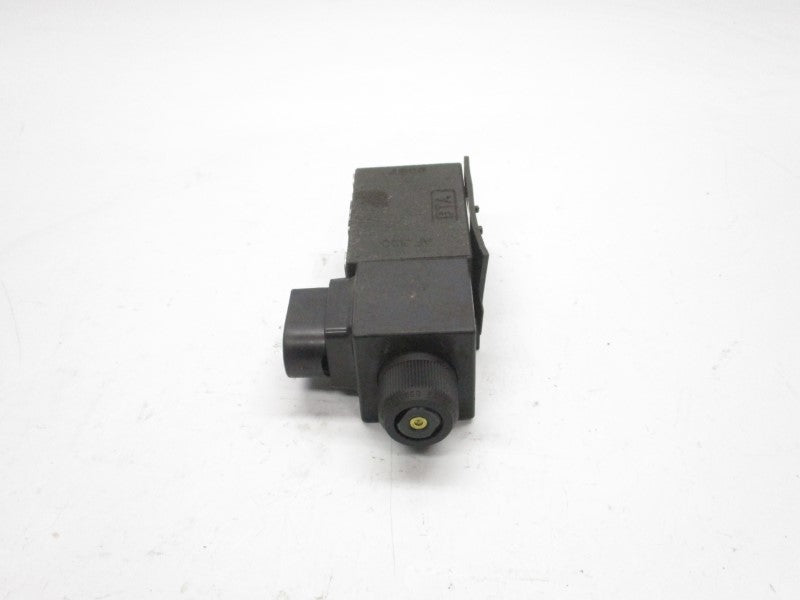 PARKER A4D0132070302C1W30 120V .6A 4000PSI (AS PICTURED) NSMP