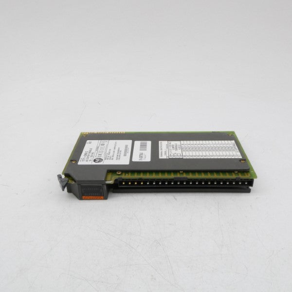ALLEN BRADLEY 1771-OAD SER. C 10-138VAC 8A REV. E01 UNMP