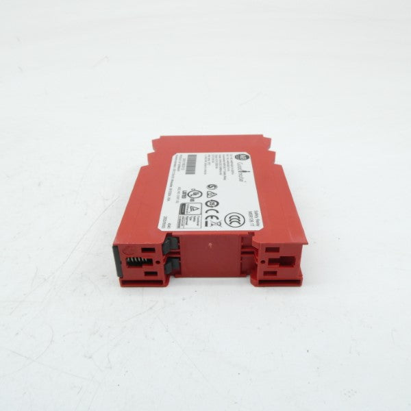 ALLEN BRADLEY 440R-N23114 SER. A 24VAC/DC (WH) NSMP