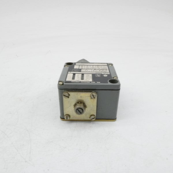 ALLEN BRADLEY 836T-T352J SER. A 120-600VAC 60A 400-3000PSI (AS PICTURED) (BR/WH) NSMP