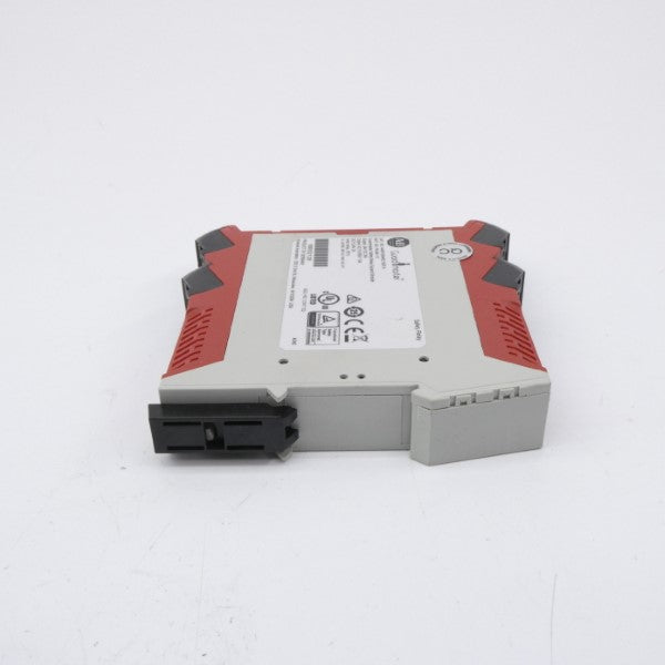 ALLEN BRADLEY 440R-EM4R2 SER. A 24VDC 2A (WH) NSMP