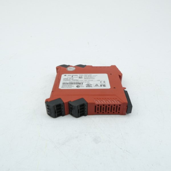 ALLEN BRADLEY 440R-GL2S2P SER. A 24VDC 0.3A NSNP