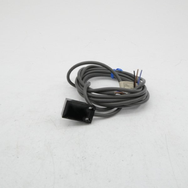 OMRON TL-W5MC1 12-24VDC 2M NSMP