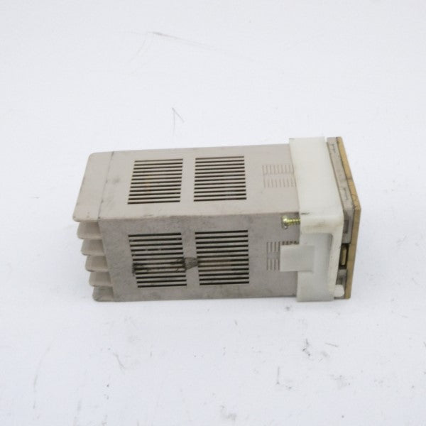 OMRON E5CS-R1KJX-F 100-240VAC 3A NSNP