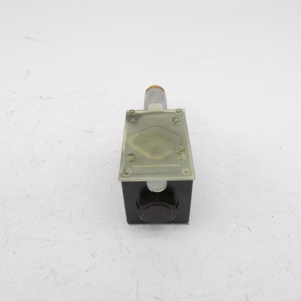 VICKERS DG4V37AMUHL760 02-110567 3000PSI UNMP
