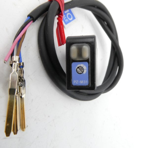 KEYENCE PZ-M31 12-24VDC (AS PICTURED) NSMP