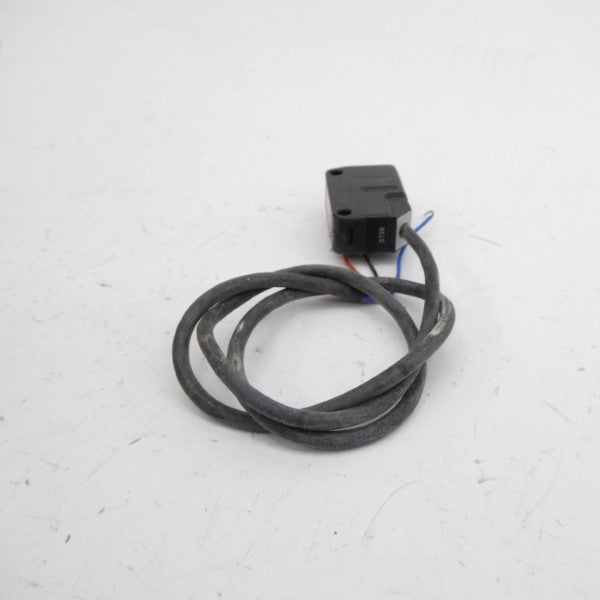 KEYENCE PZ2-51R 12-24VDC UNMP