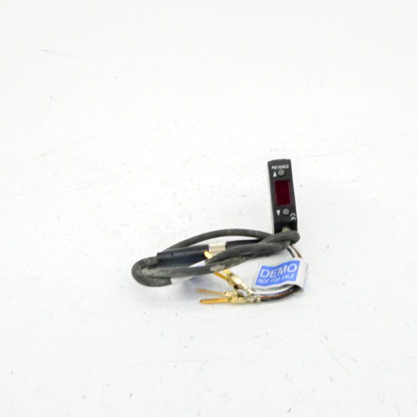 KEYENCE PZ-V12 (AS PICTURED) UNMP