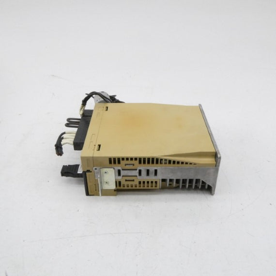 YASKAWA ELECTRIC SGDS-10A12AR 200-230V 4.9A UNMP