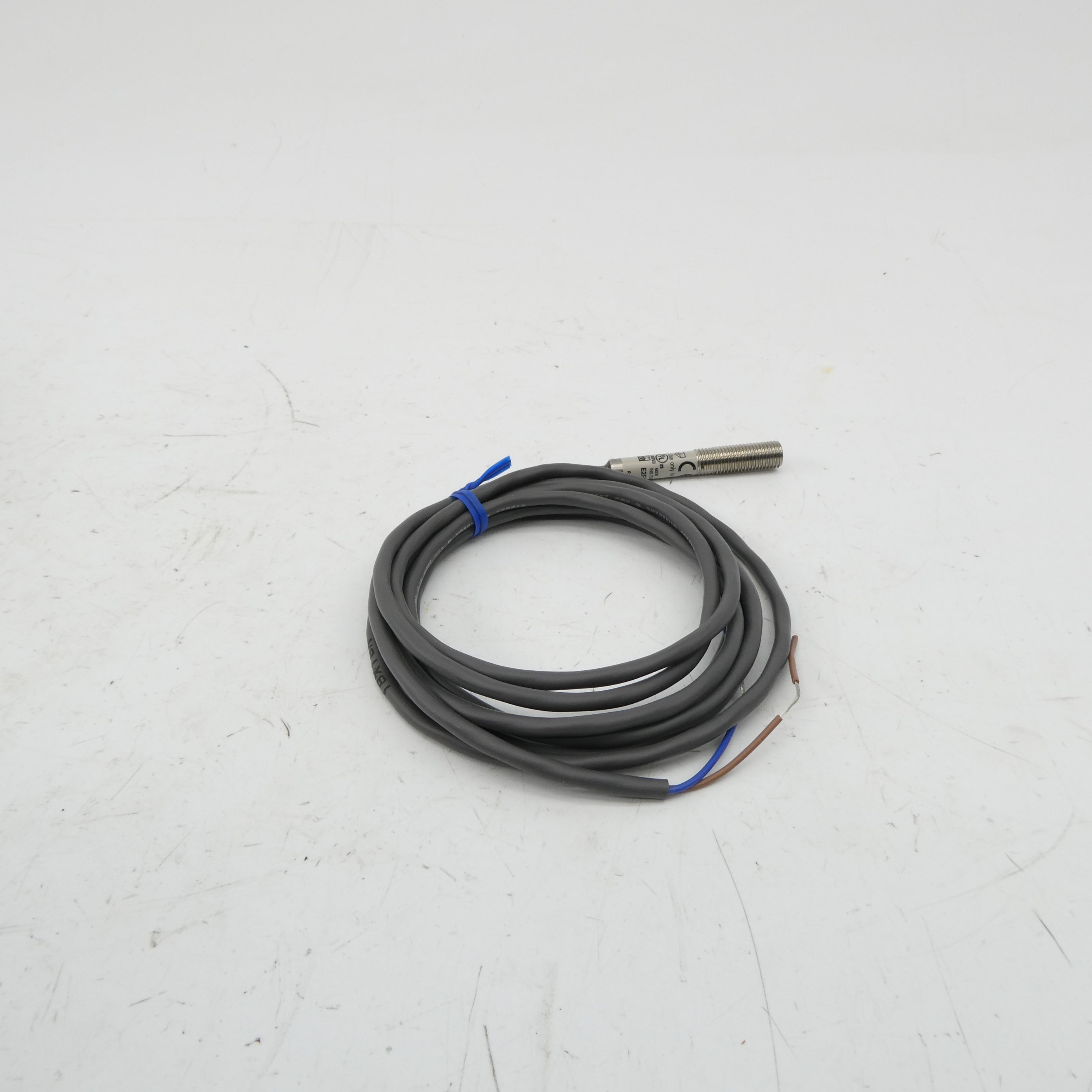 OMRON E2FM-X1R5D1 12-24VDC 2M NSMP