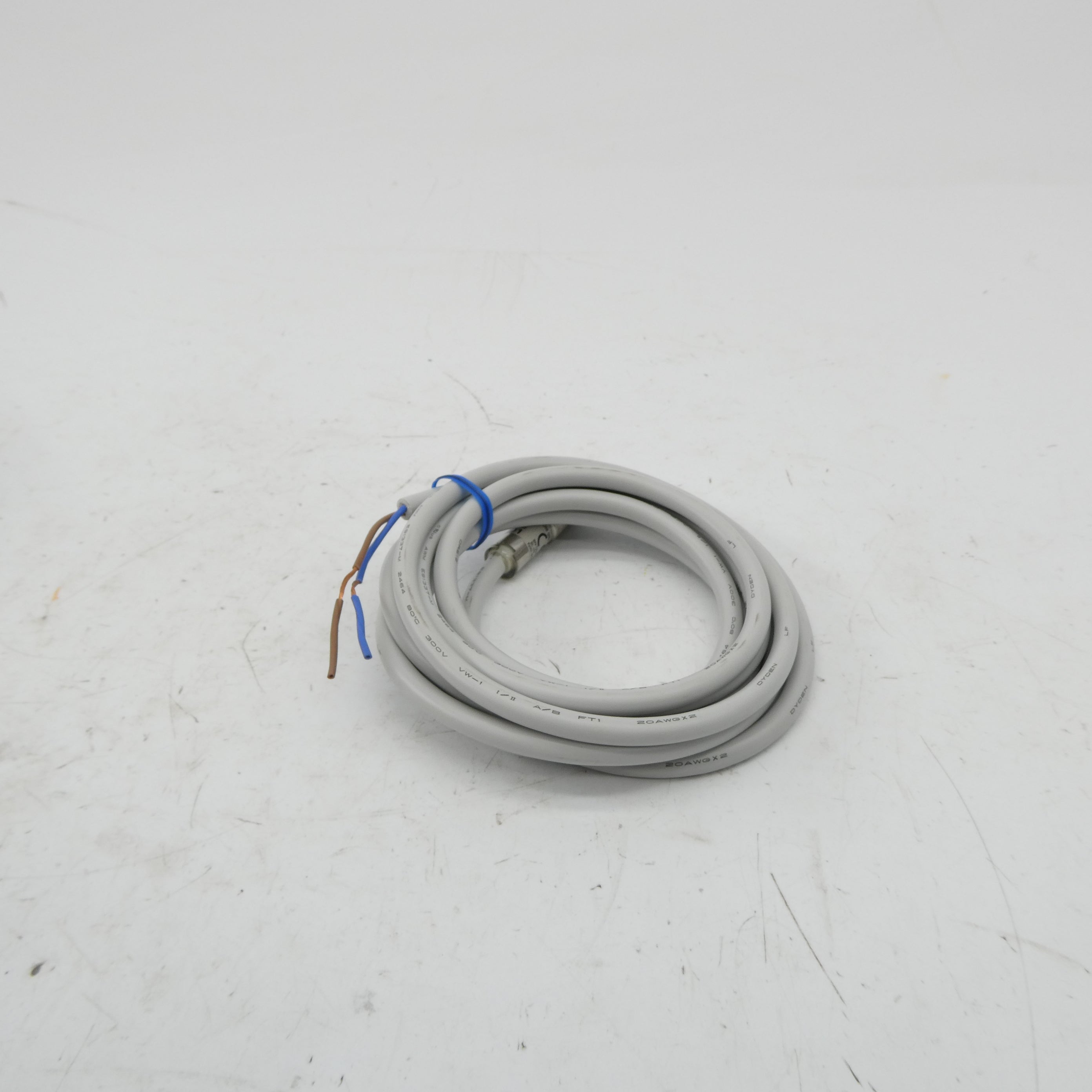 OMRON E2FM-X2D1 12-24VDC 2M NSMP