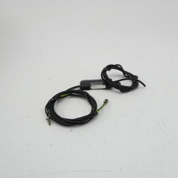 KEYENCE FS-V21R W/ FU-77V 12-24VDC UNMP