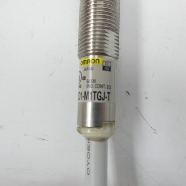 OMRON E2FM-X2D1-M1TGJ-T 12-24VDC 0.3M NSMP