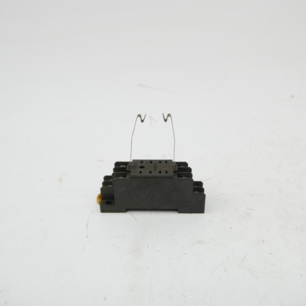 OMRON PYF08A 250V 7A UNMP