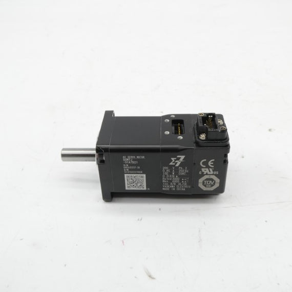 YASKAWA SGM7J-01A7D21 200V 0.85A NSNP