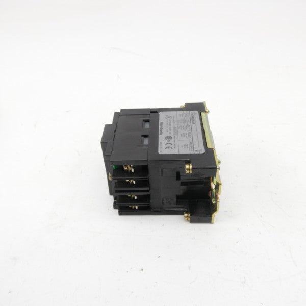 ALLEN BRADLEY 700-R220A1 SER. B 110/115-120V 3A (WH) NSMP