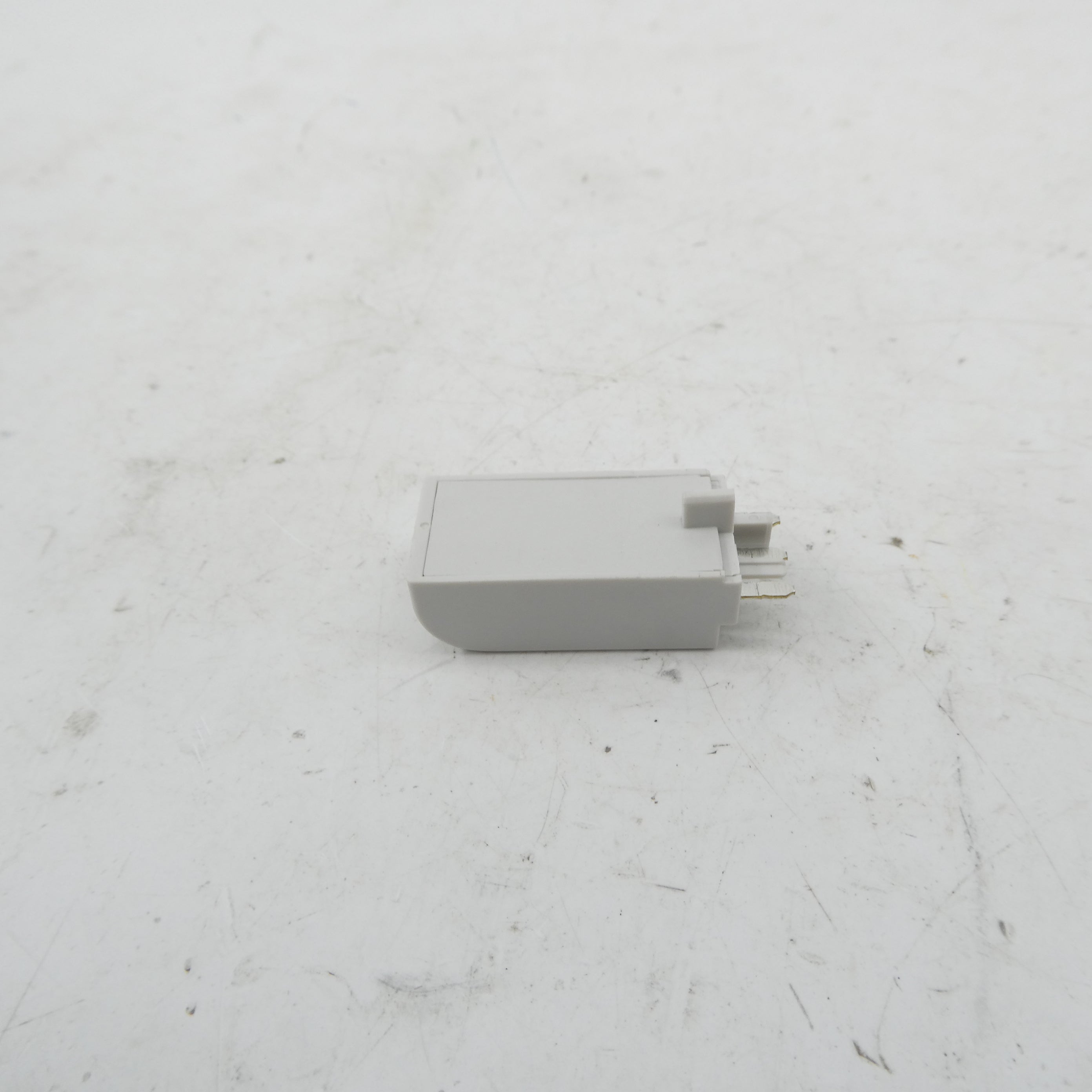 ALLEN BRADLEY 700-AV3R SER. B 110-240VAC NSNP