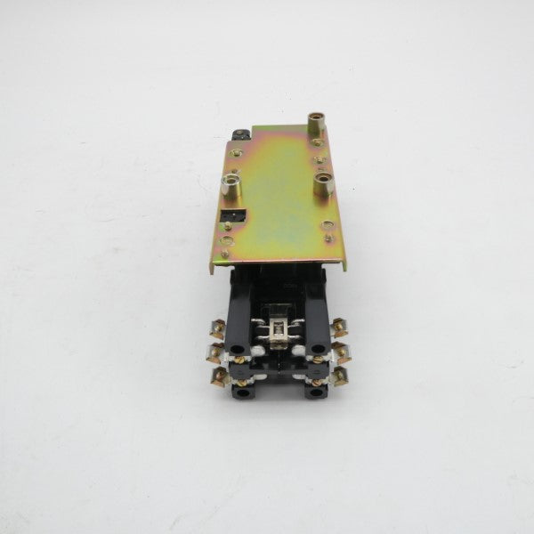 ALLEN BRADLEY 700-BXL220A1 SER. B 110/120V (BR/YL) NSMP