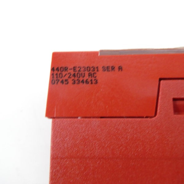 ALLEN BRADLEY 440R-E23031 SER. A 110/240V NSNP