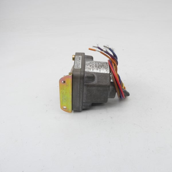 BARKSDALE D2H-A80SS 480VAC 3A .5-80PSI NSNP
