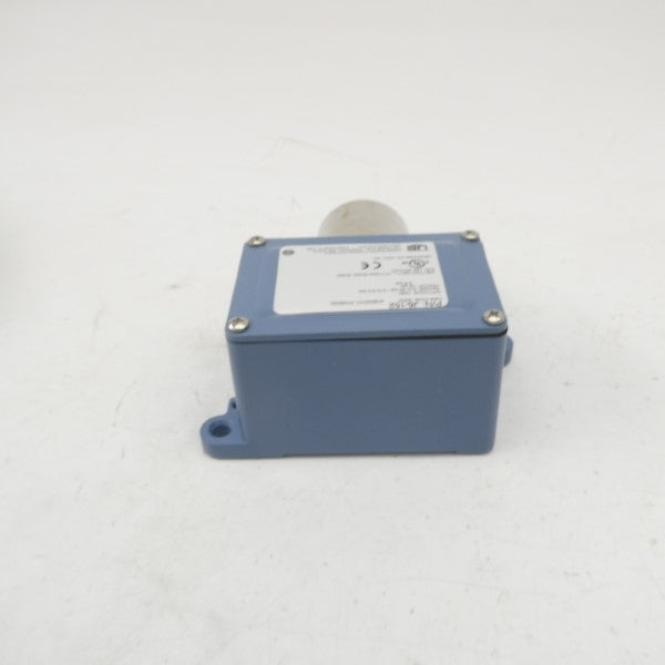 UNITED ELECTRIC J6-152 277VAC 15A 0-50PSI NSMP