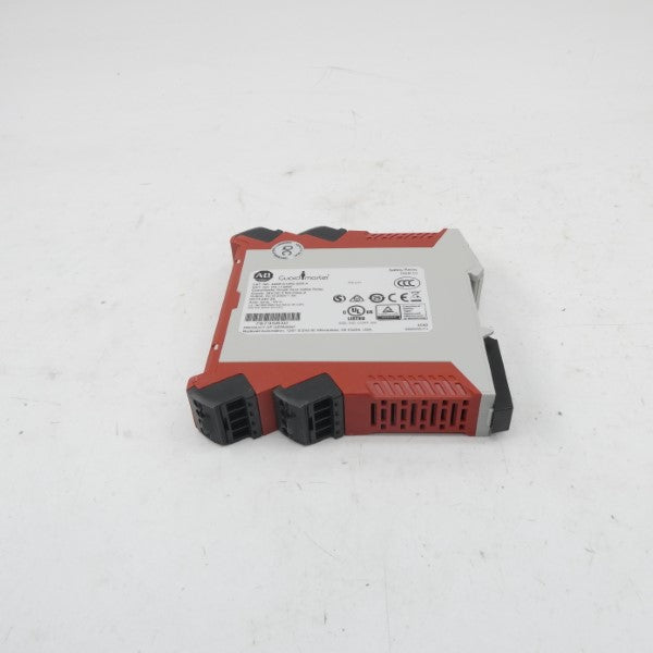 ALLEN BRADLEY 440R-S13R2 SER. A F/W 2.01 250V 2A NSNP