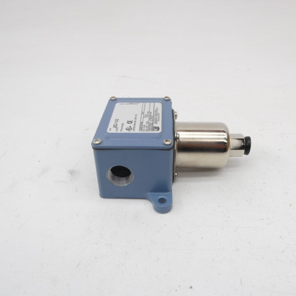 UNITED ELECTRIC J6D-142 20180872 277VAC 15A 0-18PSI NSMP