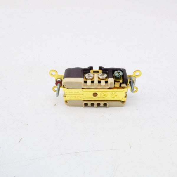 HUBBELL HBL4700 125V 15A (PKG OF 8) NSMP