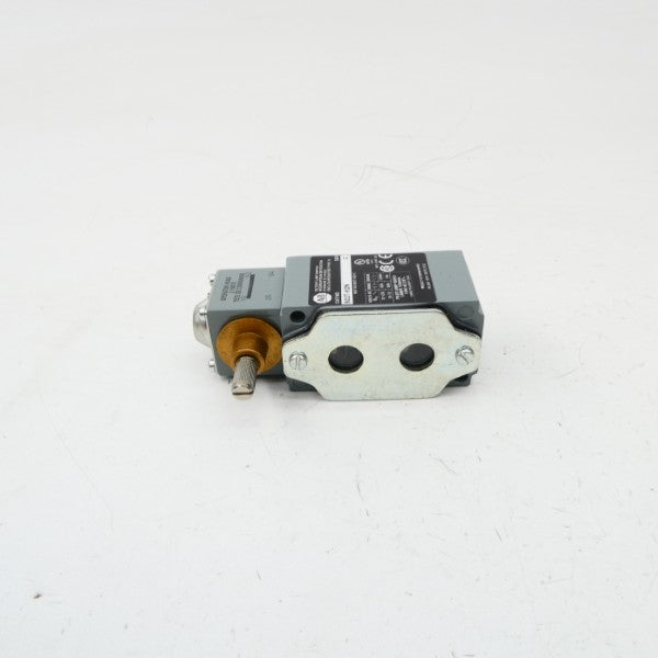 ALLEN BRADLEY 802T-H2N SER. C 72-120VAC (WH) NSMP