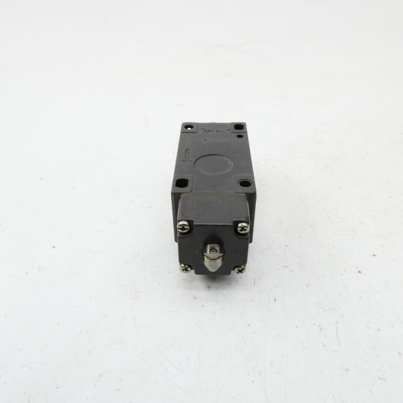 EUCHNER NZ1RK-3131-M 230V 4A NSNP