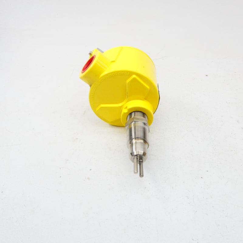 FLUID COMPONENTS INTERNATIONAL FLT93S-1B1A202C4B00000 120/230VAC 2350PSI NSNP