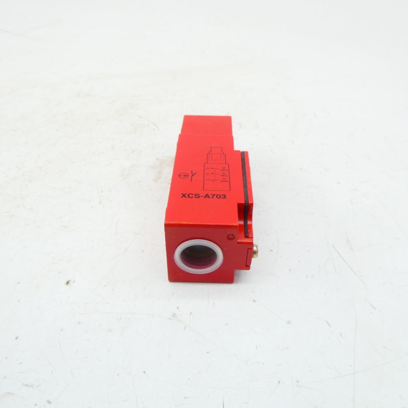 TELEMECANIQUE XCS-A703 240V 3A NSMP