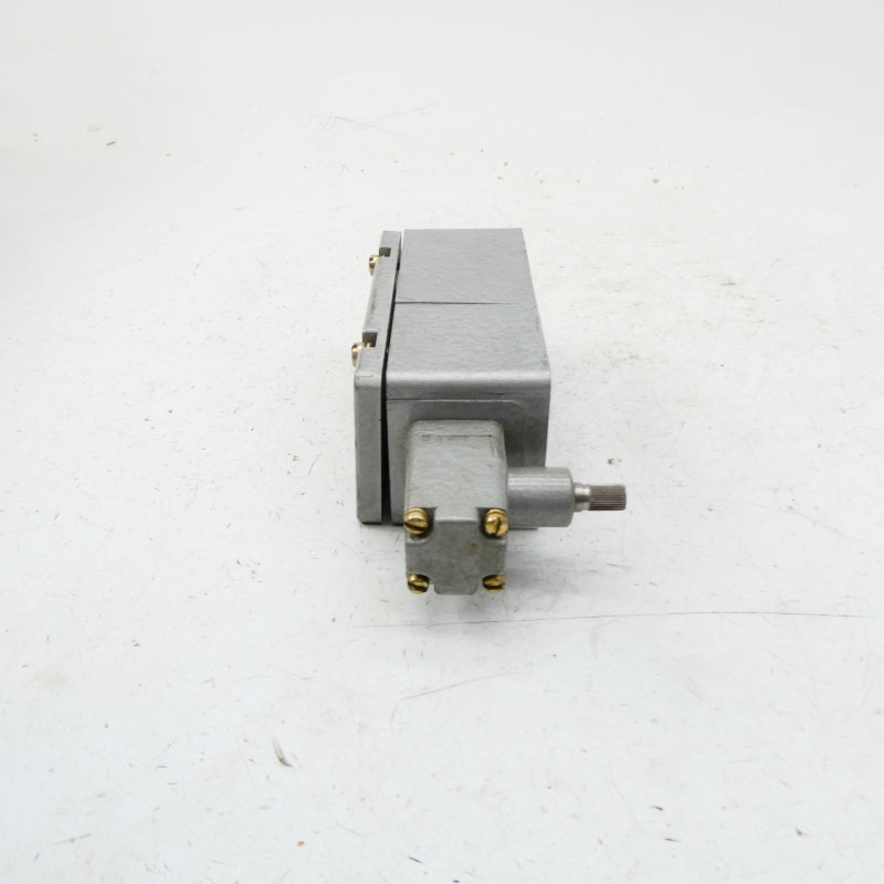 MICRO SWITCH 106ML21-E1 600VAC 10A (AS PICTURED) NSNP