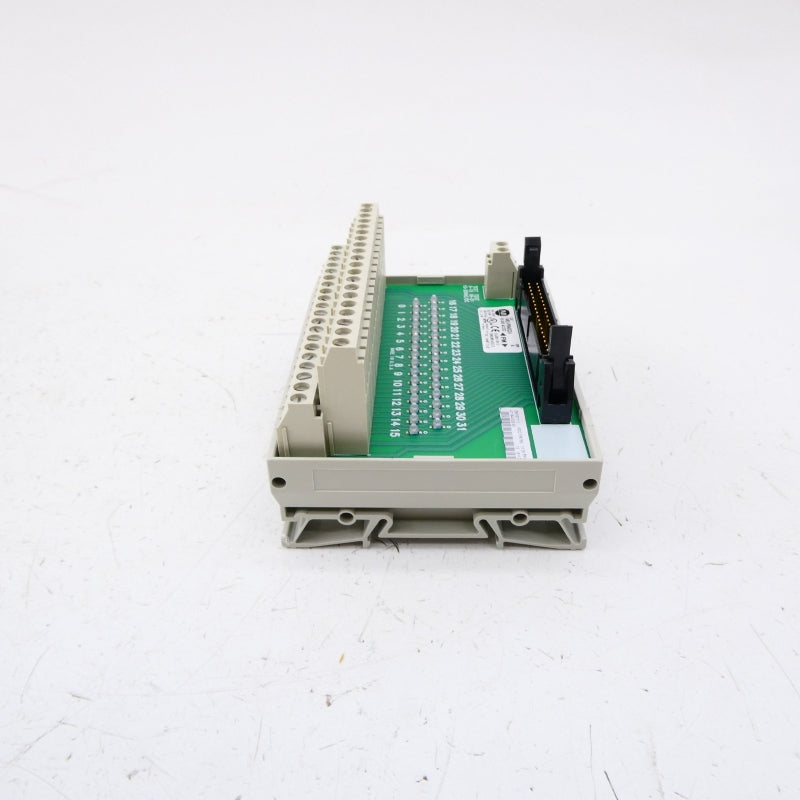 ALLEN BRADLEY 1492-IFM40D24 SER. A 10-30VAC/DC (BR/WH) NSMP
