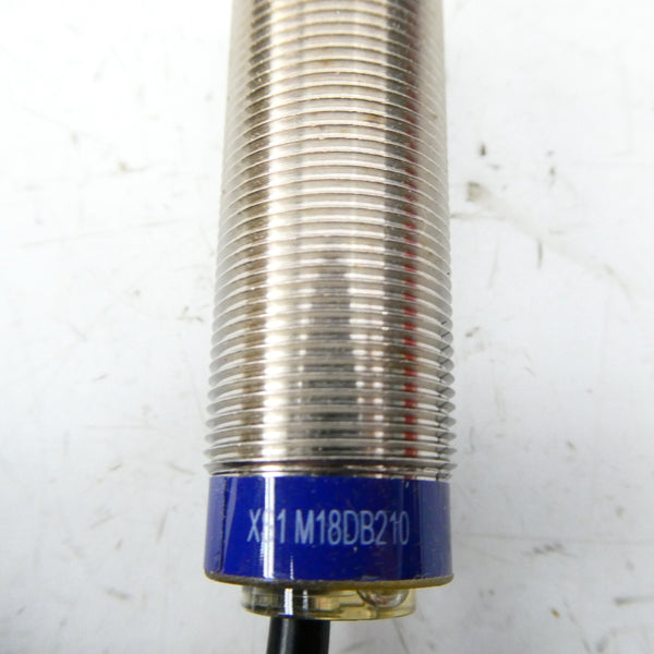 TELEMECANIQUE XS1M18DB210 12-48VDC NSMP
