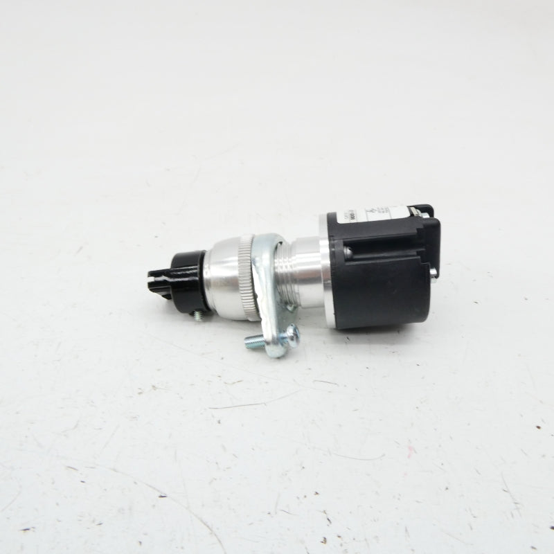 ALLEN BRADLEY 800H-UP24 SER. C 300VAC/DC (WH) NSMP