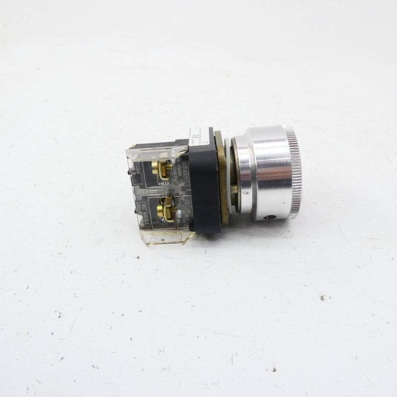 ALLEN BRADLEY 800T-FX D4 SER. T NSNP